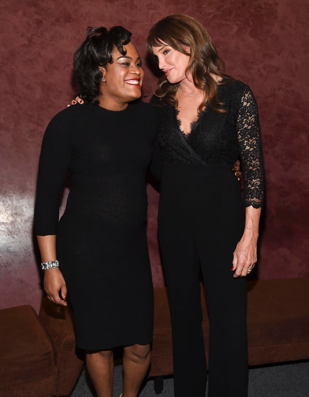 Y además de todo se robó las miradas con este jumpsuit negro.