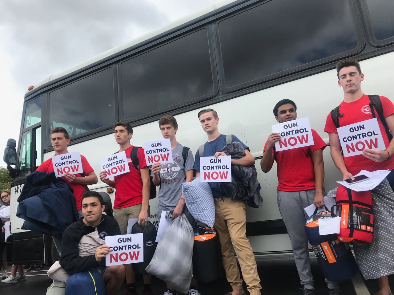"Queremos cambio": estudiantes de Parkland llevan su lucha contra las armas a Tallahassee y Washington DC
