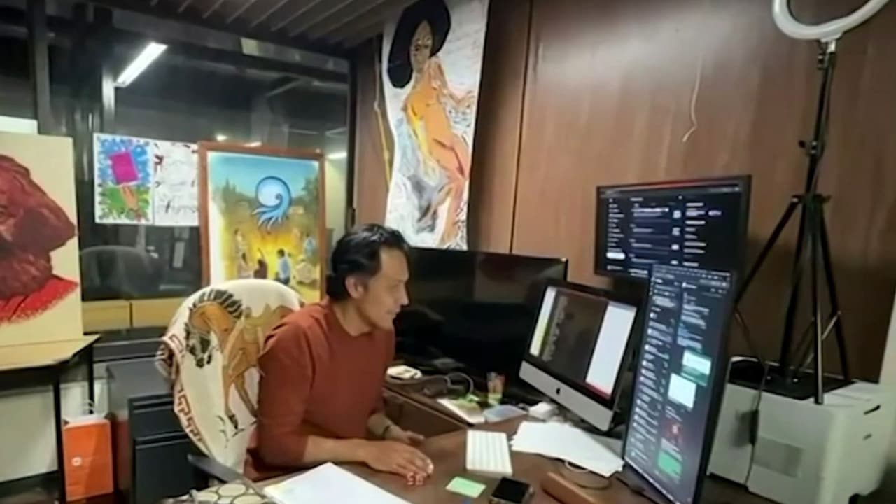 Esta es la historia del funcionario mexicano que se atrincheró casi 100 horas en su oficina ante su despido