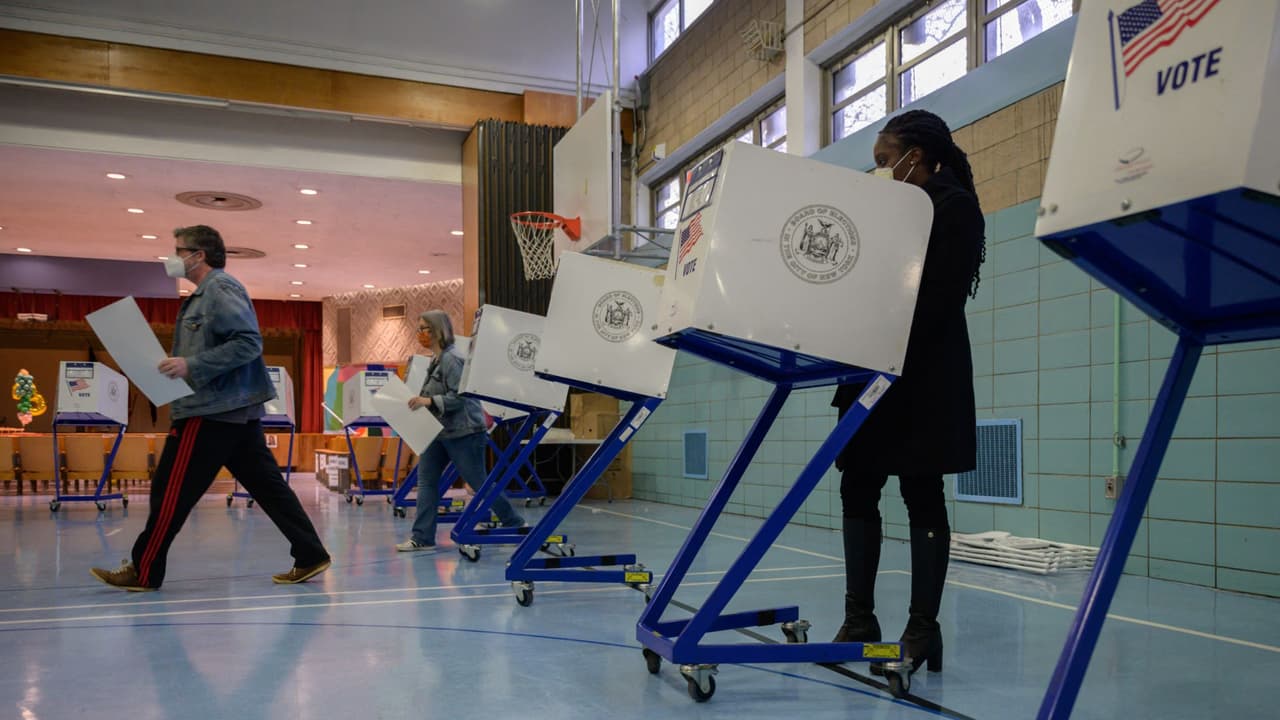 Corte Suprema estatal revoca ley que permitía a inmigrantes de Nueva York votar en elecciones locales