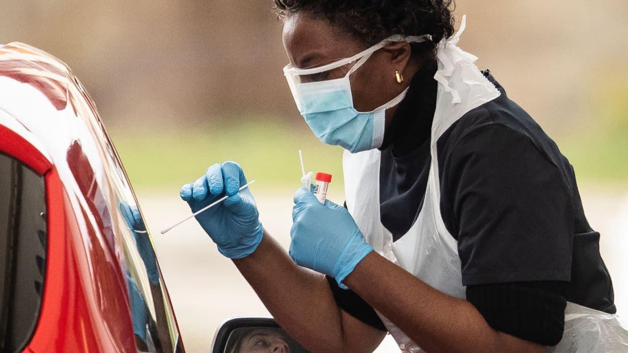 Abren seis centros más de pruebas de covid-19 e influenza en Dallas