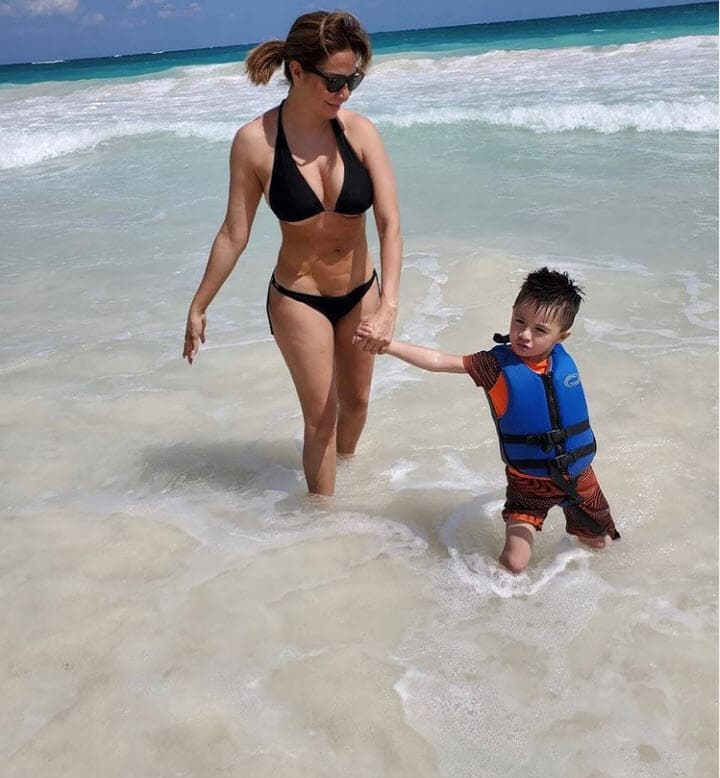 "
<b><a href="https://www.univision.com/radio/radio-nacional/ligan-a-esteban-loaiza-con-el-cartel-jalisco-nueva-generacion-su-vida-antes-durante-y-despues-de-jenni-rivera-fotos">Entre más apartada esté yo</a></b> de todo eso, mejor para mí por seguridad mía y de mi hijo porque se escuchan rumores, se escuchan cosas que yo la verdad no quiero saber", dijo. 
<br>