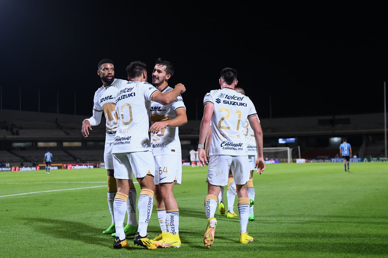 Pumas derrotó a Querétaro en la Jornada 13 y volvió a sumar puntos después de 10 fechas en el Apertura 2022. Eduardo Salvio, Juan Dinenno (con doblete) y Jorge Ruvalcaba anotaron por parte de los universitarios, mientras que Ángel Sepúlveda descontó para los Gallos.