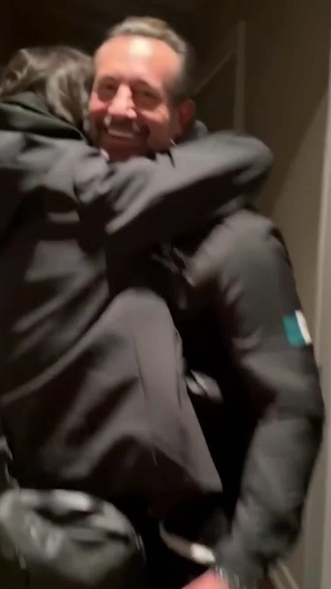 Gabriel Soto recibe tremendo SUSTO por parte de sus compañeros