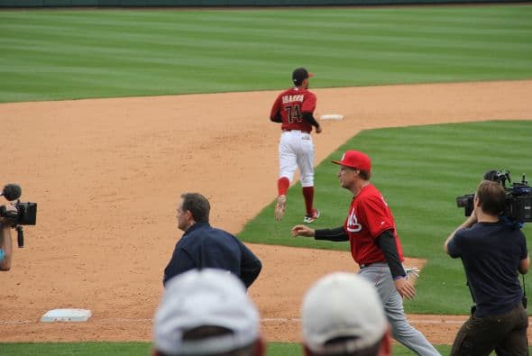 ¡El famoso comediante Will Ferrell se lució jugando con 10 equipos diferentes de la MLB  en cinco partidos del Spring Training en un solo día! Mientras los fans le hacían porras al comediante, éste les hacía bromas desde la cancha. Su hazaña fue grabada para una producción televisiva que será transmitida por HBO a finales de año.