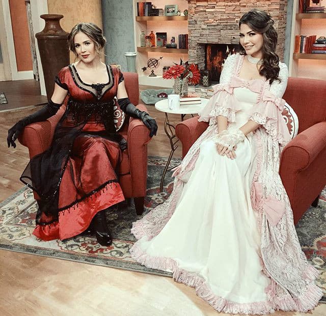 ¡Chicas de época? ¿Cuál es tu look favorito? (27 de enero, 2016)