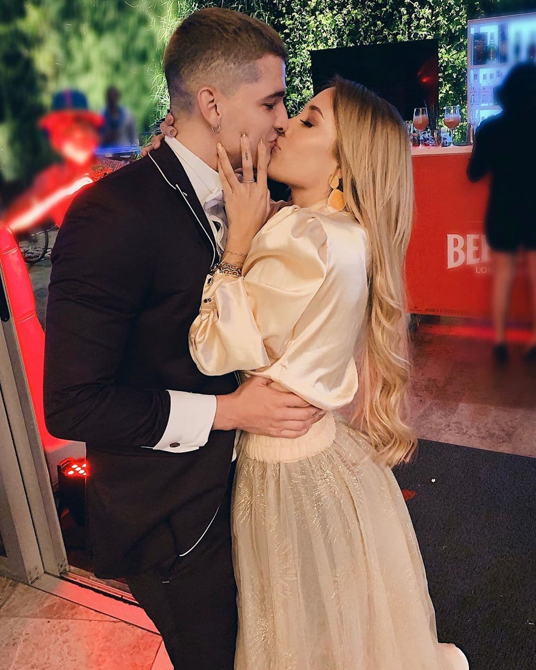 Luisa Fernanda W era la pareja sentimental de Legarda al momento de su 
<a href="https://www.univision.com/entretenimiento/la-historia-de-amor-de-legarda-y-luisa-fernanda-w-se-vio-truncada-por-un-asesinato-fotos">muerte,</a> el 7 de febrero de 2019.