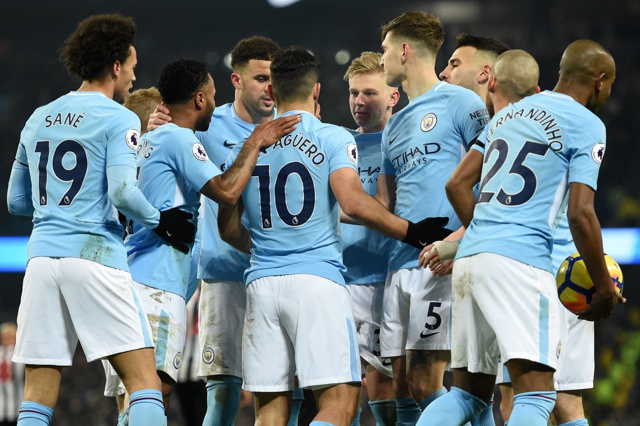 Manchester City se afianza en la cima gracias al ‘hat-trick’ de Aguero