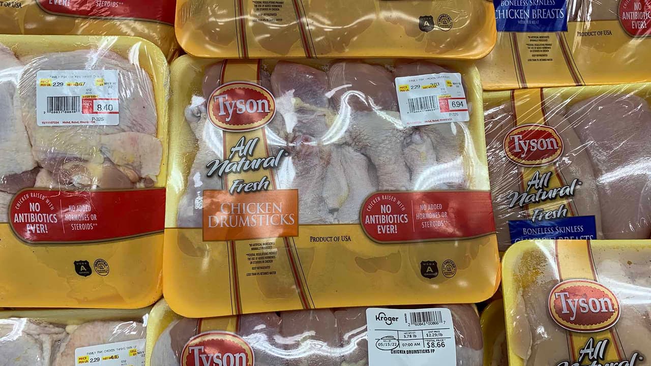 <b>Pollo</b> (el precio varía según la marca).
<br>H‑E‑B $1.12
<br>Kroger $2.29
<br>Walmart $2.05