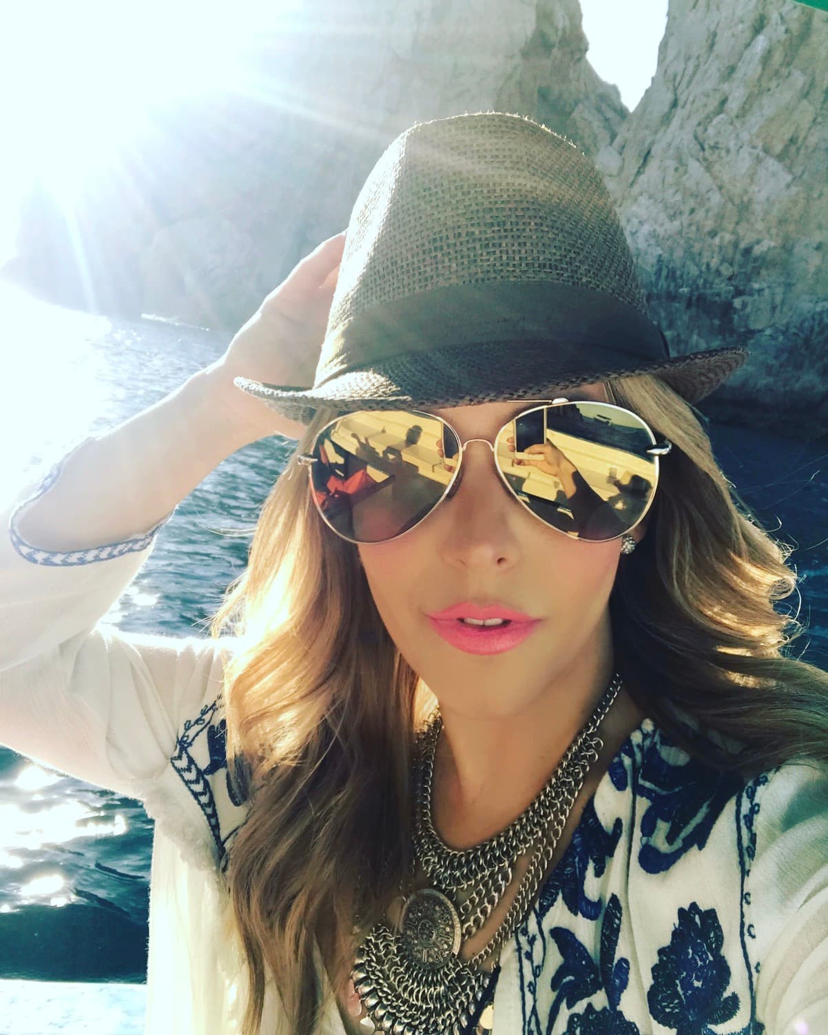 Las gafas no pueden faltar durante las vacaciones.