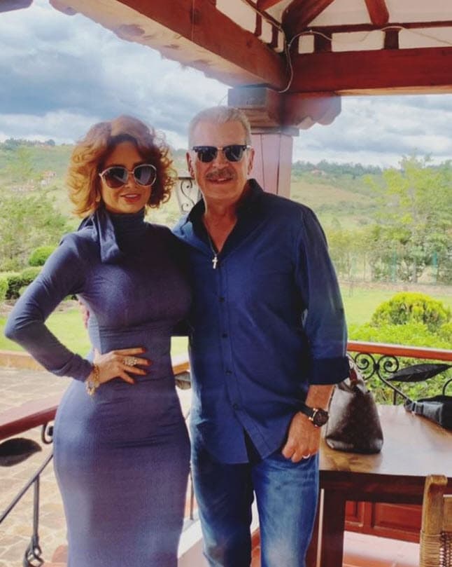 A pesar de tener compromisos profesionales, Sergio Goyri dijo al diario El Universal que se da más tiempo para equilibrar su vida personal y laboral. "Como no voy a estar relajado, contento y feliz con esta muñeca, una mujer tan bella por fuera y por dentro", declaró sobre su novia, la empresaria Lupita Arreola.