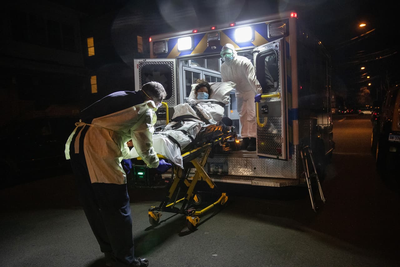 “También encontramos que las 
<b>mujeres embarazadas con covid tienen mayor riesgo de ser admitidas a la Unidad de Cuidados Intensivos</b> y por supuesto, la mortalidad es más alta”, indicó de Alba.