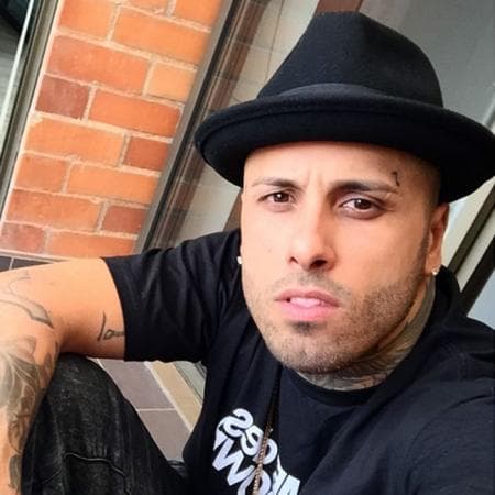 Por otra parte, el reggaetonero puertorriqueño 
<b>Nicky Jam</b> despejó las dudas respecto a su situación sentimental.