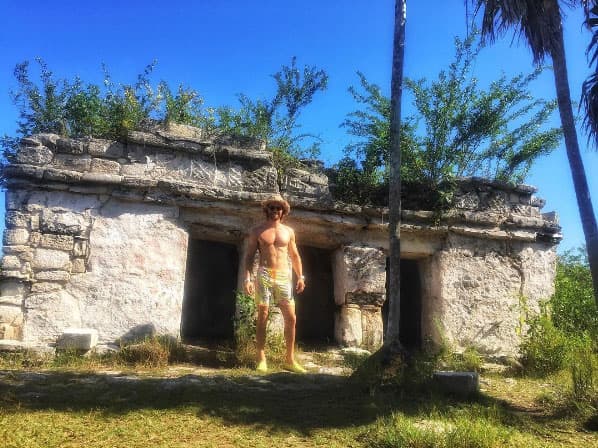 Sebastián Rulli está en plenas vacaciones, el galán prefirió pasar una cálida Navidad.