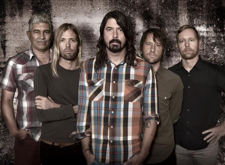Foo Fighters – 48.5 mdd.