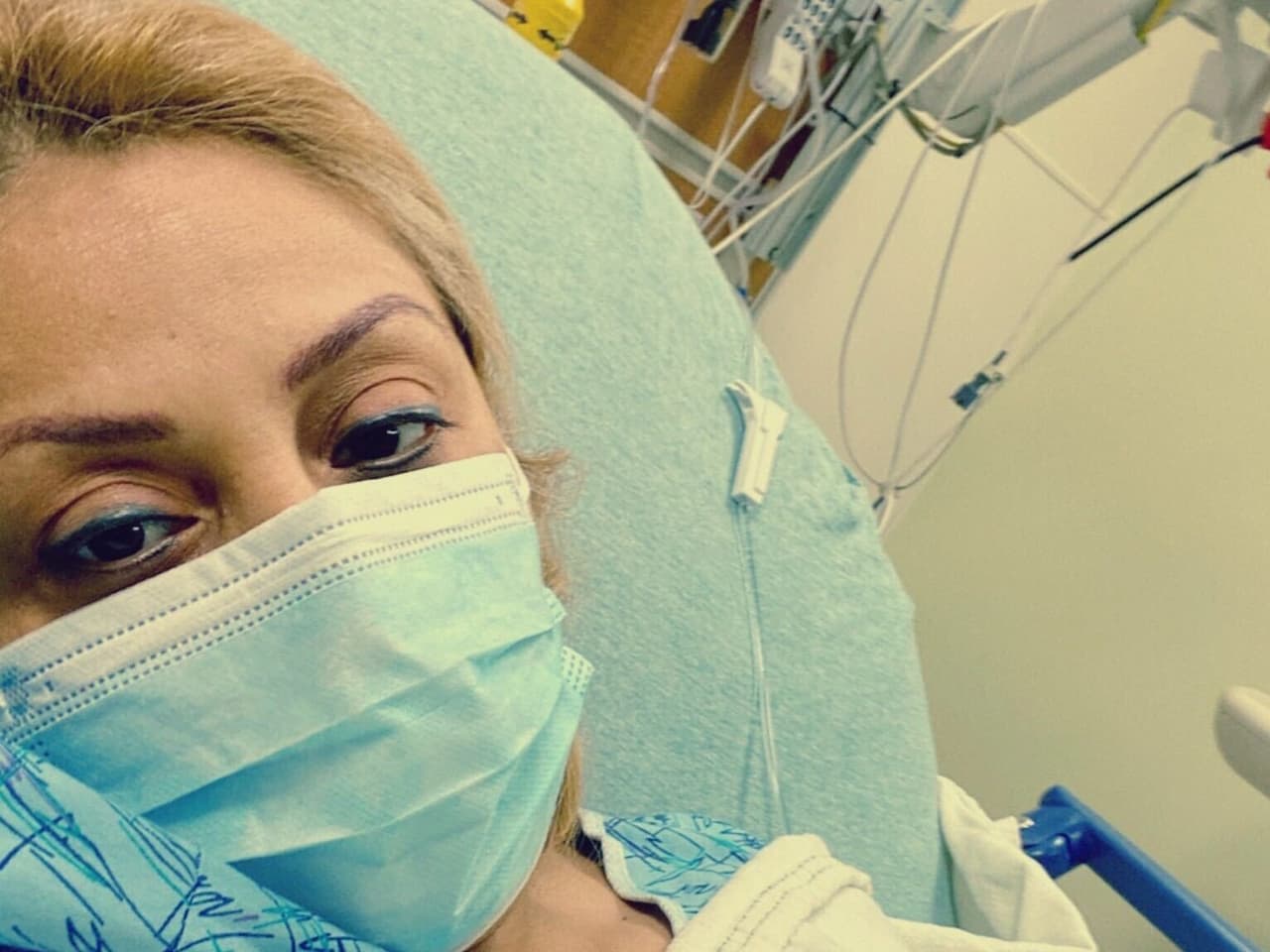 Noelia Villaseñor acudió en cuatro ocasiones a una sala de emergencias durante la cuarentena porque pospusieron una cirugía para extirparle quistes que les descubrieron en el útero.