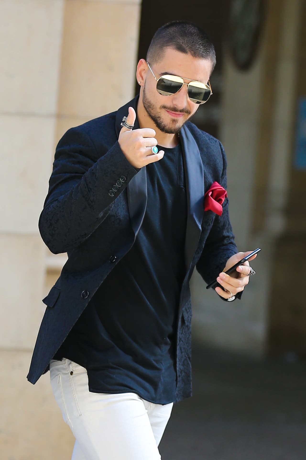 Juan Luis Londoño Arias, el verdadero nombre del artista, ha comentado varias veces ante la prensa lo agradecido que está con su público.