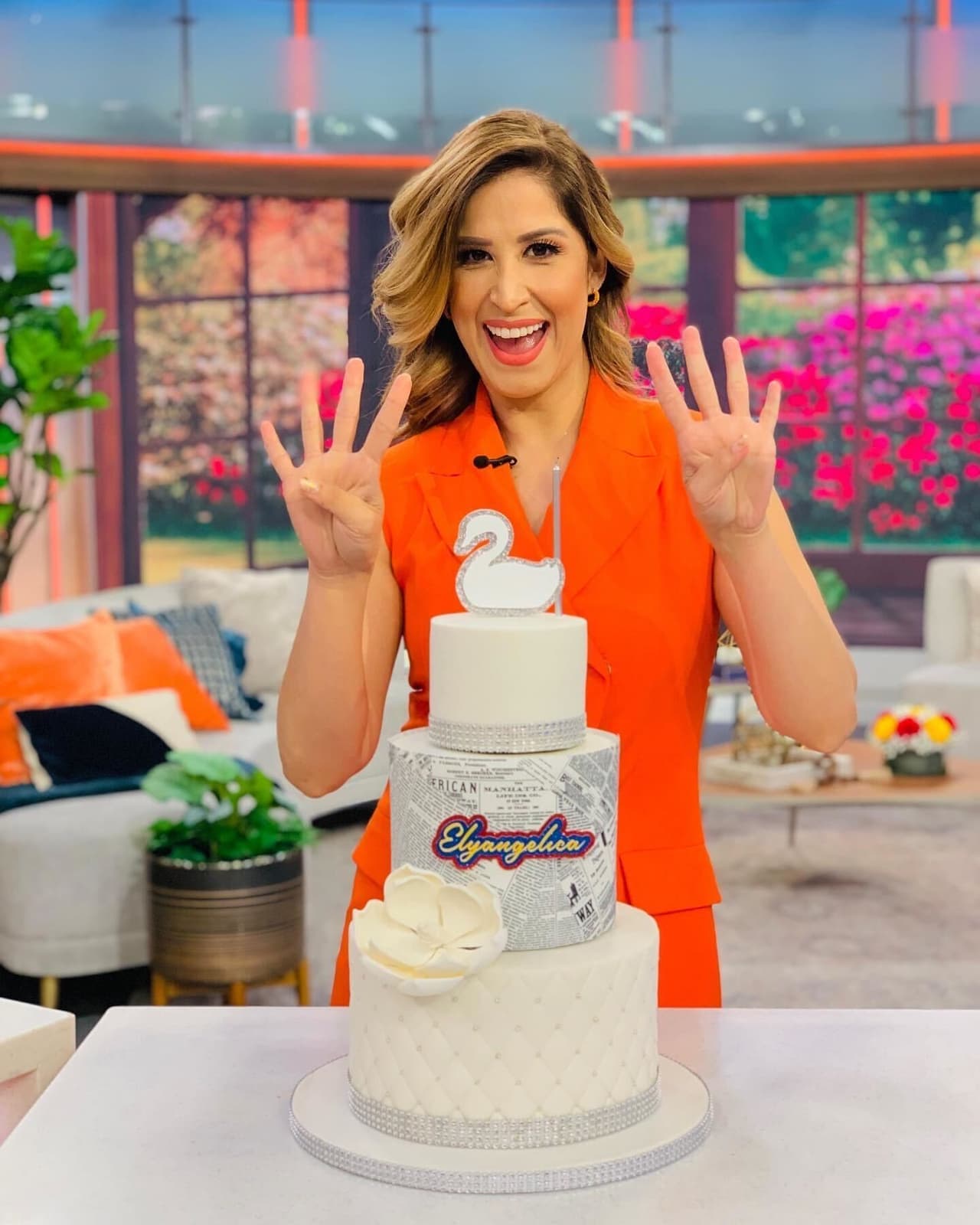 Elyangelica González cumple 44 años y lo hace sonriente y agradecida con la vida por tantas bendiciones.