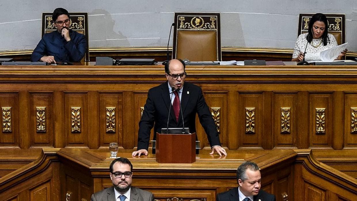 Asamblea de Venezuela aprueba la destitución de Maduro por "abandono del cargo"