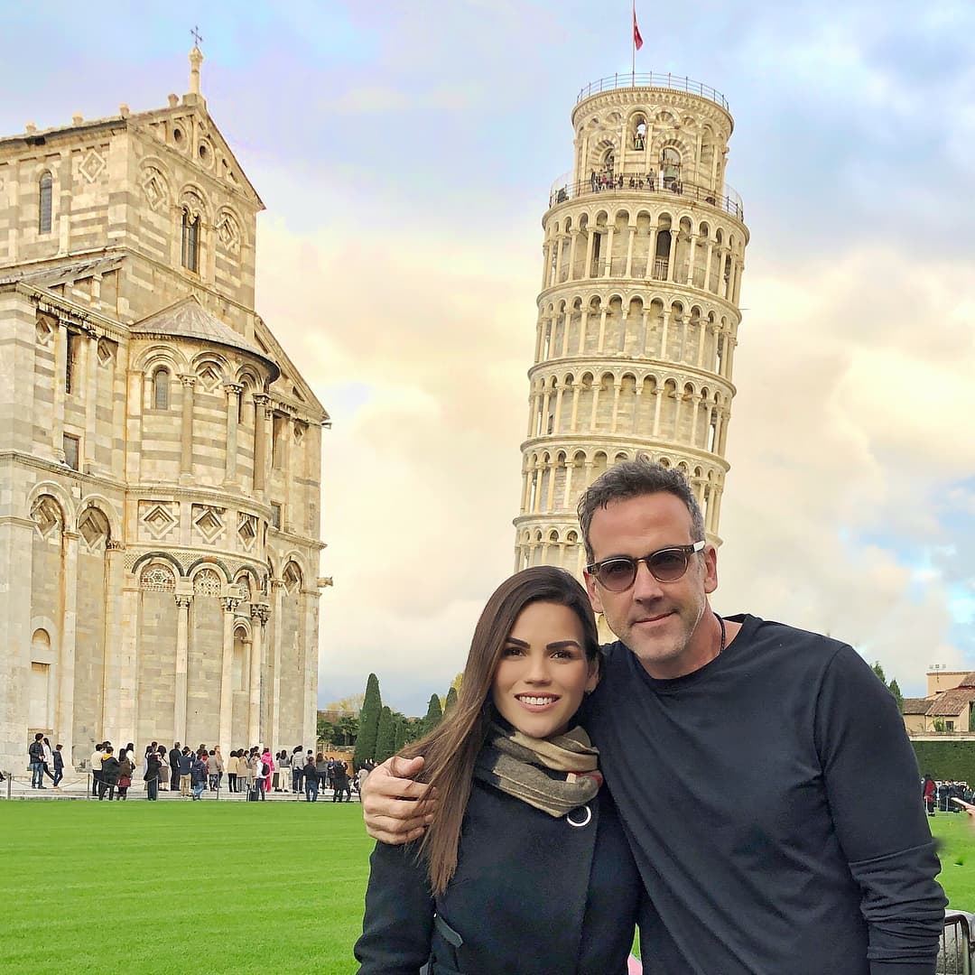 "Entonces… ¿Por qué 
<b>una historia tan bonita tenía fecha de caducidad</b>? La respuesta queda entre Dios, ella y yo".