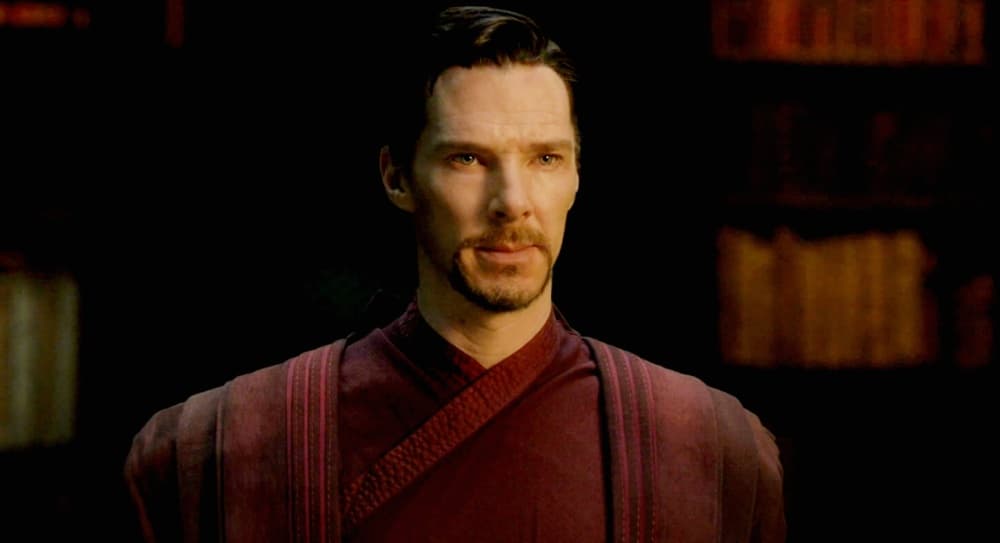<b>Doctor Strange y Beyonce </b>
<br>En 'Doctor Strange', cuando Stephen conoce a Wong, compara su nombre con el de varios artistas que prefieren no usar apellido, como Adele o Eminem. Al hechicero esa broma no le pareció nada divertida.