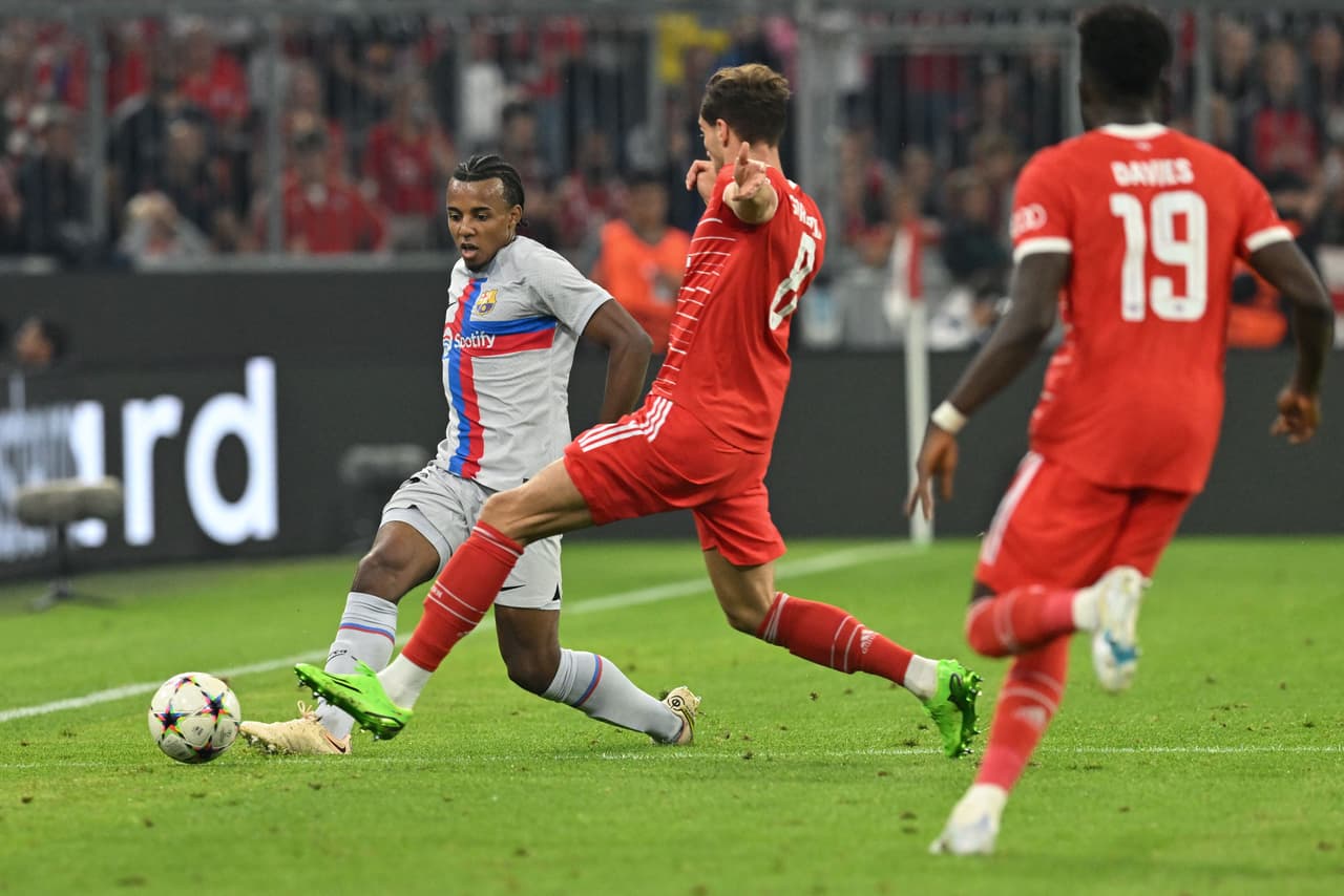 Bayern venció al Barcelona con los goles de Lucas Hernández y Leroy Sané, en el regreso de Robert Lewandowski a la Allianz Arena.