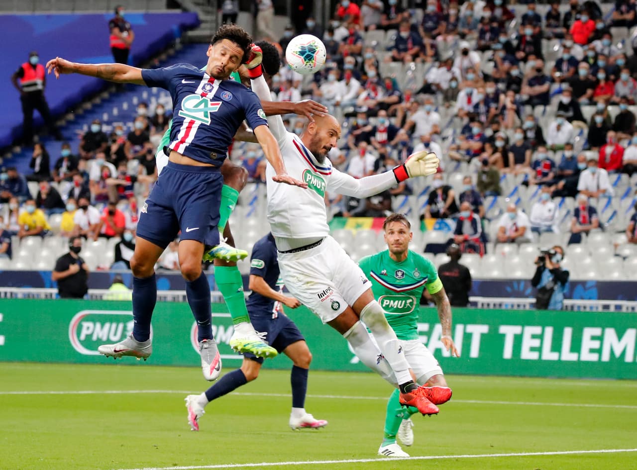Hacia el final de la primera mitad, PSG estuvo muy cerca de crecer la diferencia en el marcador.