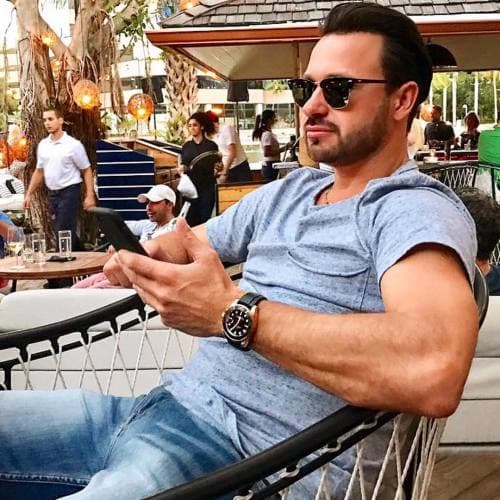 "Fuimos a ver a uno de los contadores que le hace hacer mal un movimiento y eso fue todo este problema fiscal que tiene a través de los años, se intenta arreglar con Hacienda y llegan a esto del embargo de la casa, ella lo pone como garantía y ahora me entero que la vendió y todo eso".
<br>