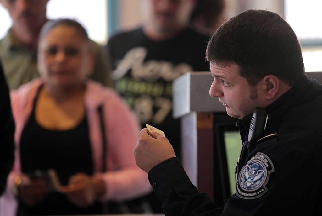 Seguridad Nacional de EEUU quiere que los turistas den información de sus redes sociales