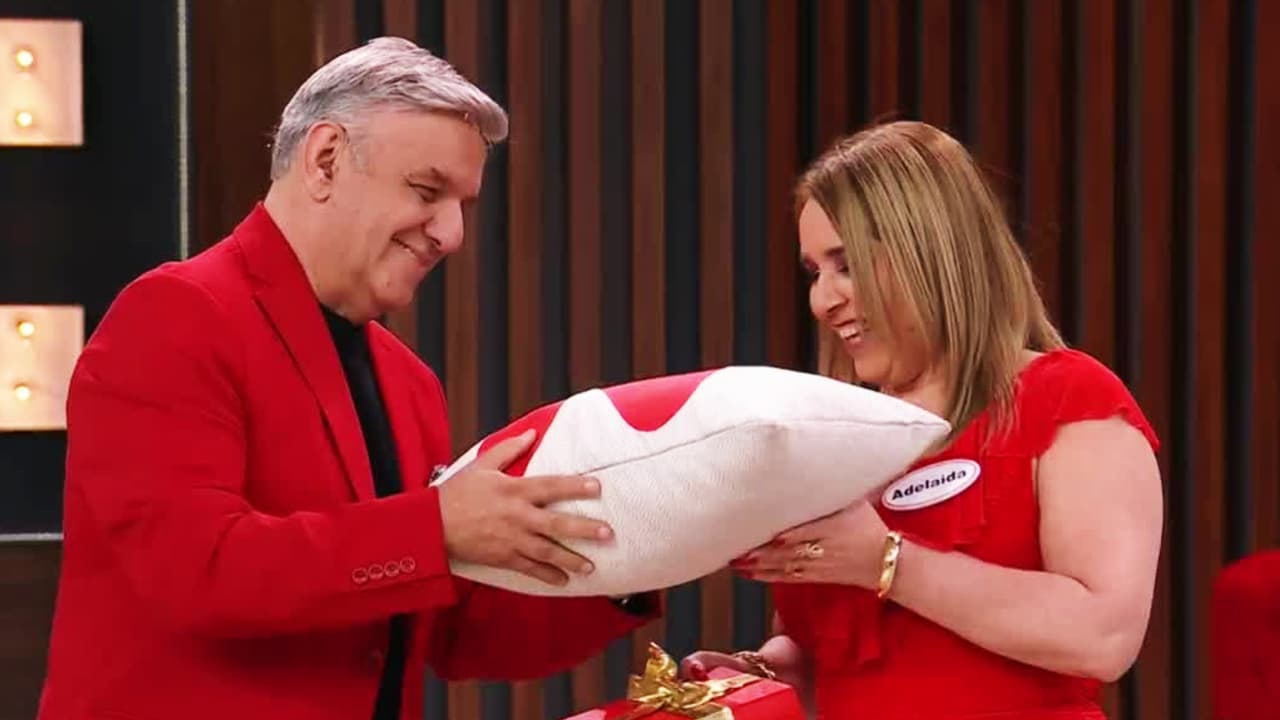 Días después, Adelaida correspondió al regalo del amoroso con otro presente que 
<b><a href="https://www.univision.com/shows/enamorandonos/para-rafa-el-regalo-que-le-dio-su-flechada-a-norberto-fue-para-marcar-territorio-video" target="_blank">a Rafa le pareció que tenía el propósito de "marcar su territorio"</a></b>, mientras que a Norberto le encantó.