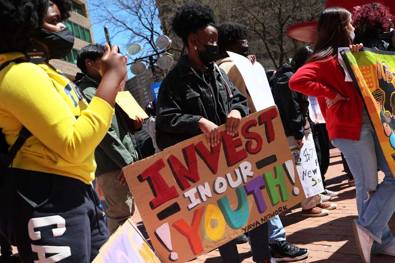 En esta manifestación participaron estudiantes, sus familias y organizaciones como Urban Youth Collaborative.
<br>