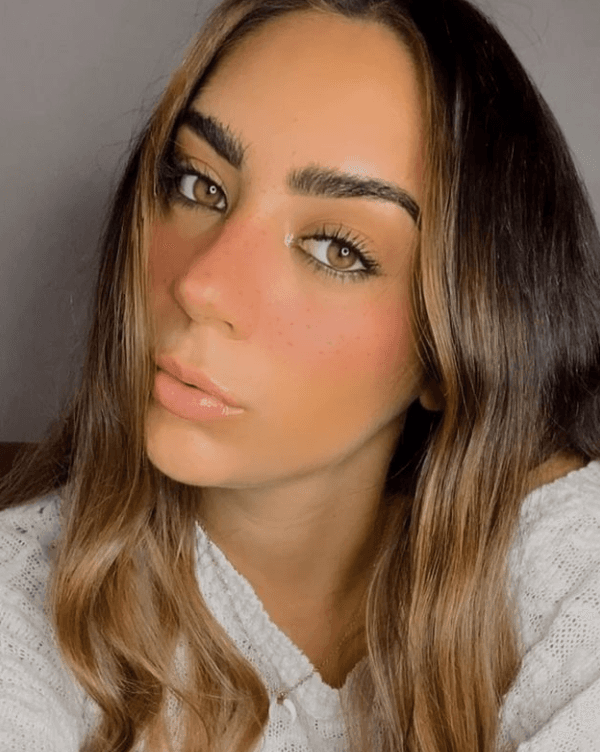 <a href="https://www.youtube.com/watch?v=oDhNblF4EnE" target="_blank">En una plática</a> con la actriz y cantante Daniela Aedo, quien fue su compañera en ‘¡Vivan los niños’, dijo que si tuviera hijos no le gustaría que fueran actores infantiles por todo lo que se perderían. Comentó que ella hubiera querido experimentar una primaria normal, asistiendo a fiestas con sus amigos.