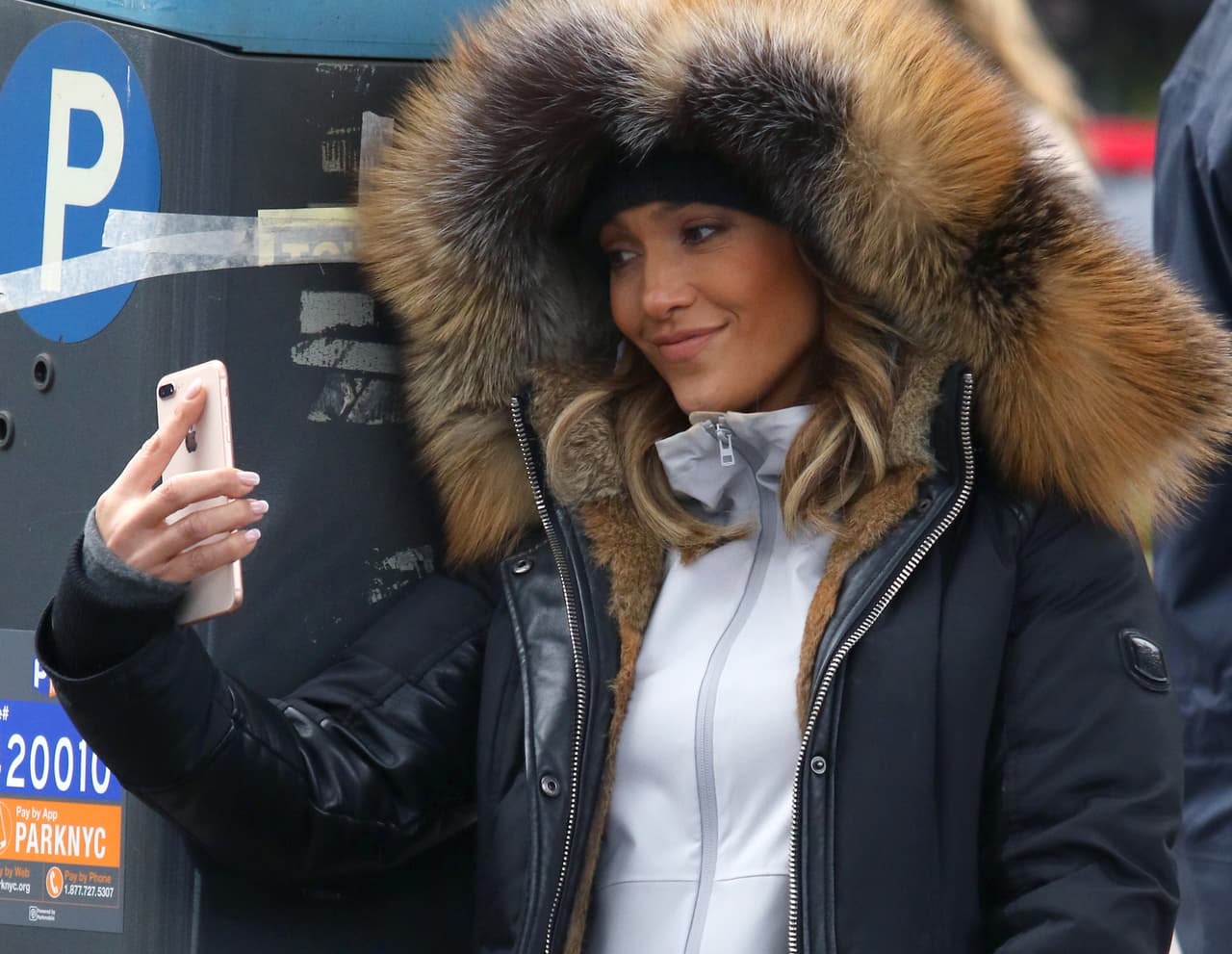 Durante tres días escribieron y cantaron sin parar, recordó Jennifer López en 'Viva Latino'.