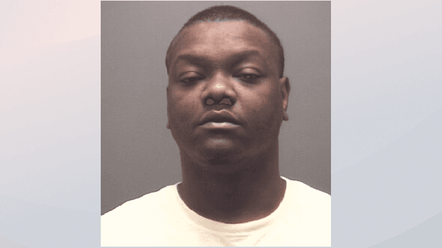 Robert Bernard Johnson,
<br>307 Coble Street, Burlington, NC
<br>Tráfico de cocaína, conspiración de tráfico de cocaína
<br>Fianza: $20,000
<br>