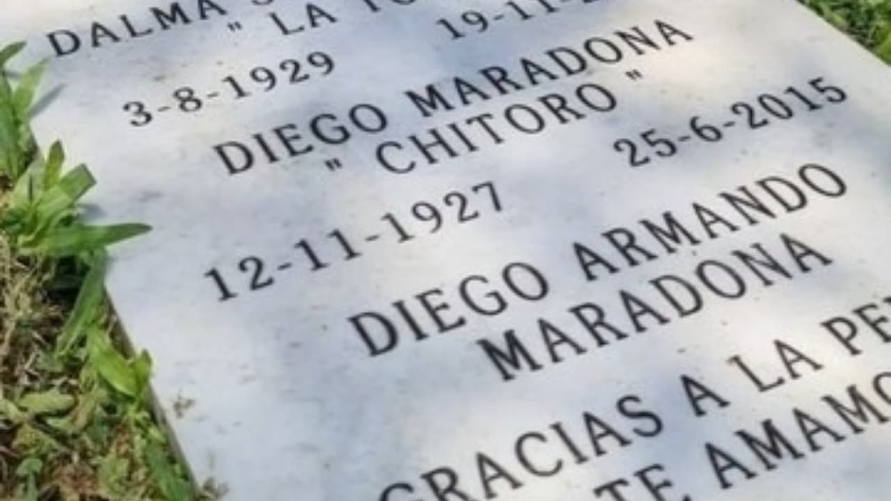 Hijos de Maradona piden llevar sus restos a un mausoleo en Buenos Aires