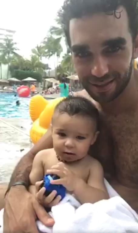 Diego ya estaba cansado, se la pasó balbuceando, mientras mamá lo grababa.