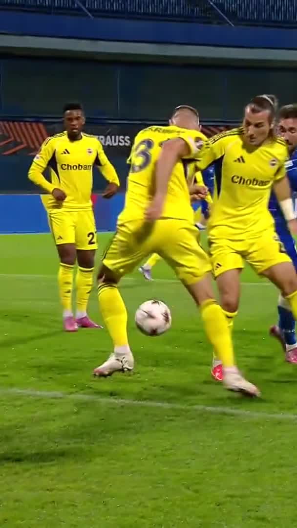 MINI RESUMEN: Dinamo Zagreb 3-1 Fenerbahçe | UEFA Europa League