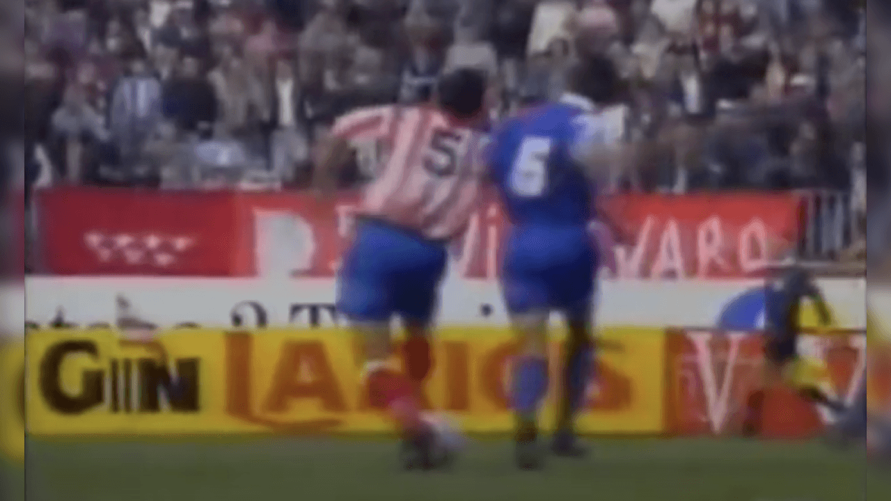 <b>¡El segundo penal!</b>
<br>En el complemento luego del 2-0, se marcó otra falta dentro del área y el mexicano se aferró a patear desde el manchón para lograr su tercer tanto.