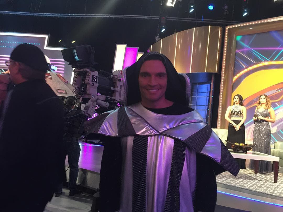 Julián Gil estuvo haciendo travesuras.