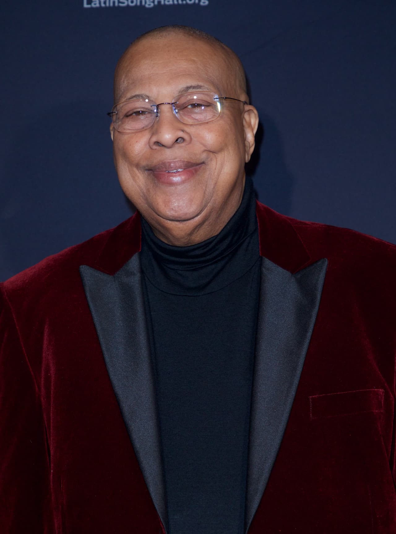 Su carrera en solitario inició en 1998 con gran éxito. 68 integran su discografía y ha dejado huellas melódicas de su andar en cada una de sus giras internacionales.