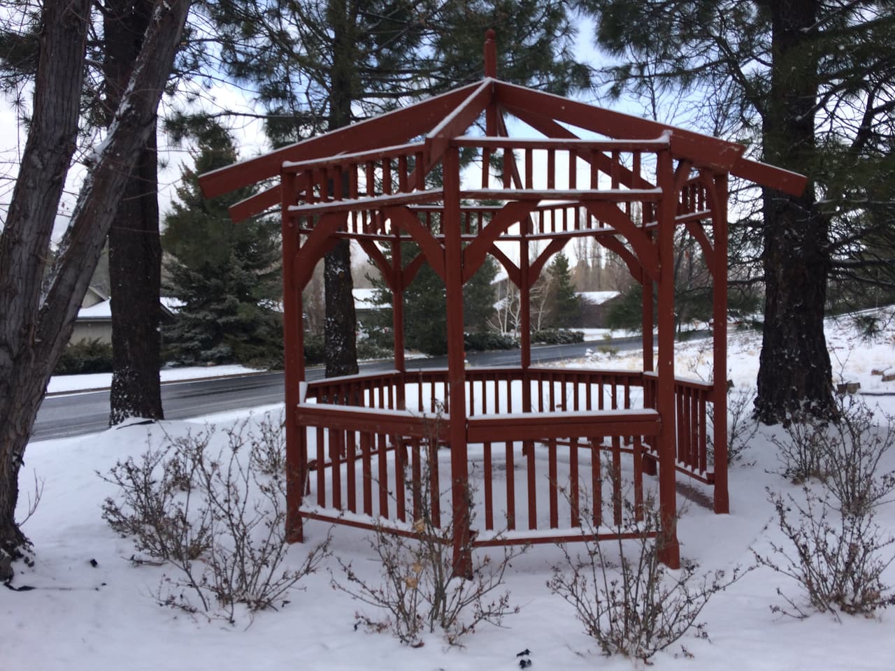 Residentes al norte de Arizona podrían recibir otra tanda de nieve. Una tormenta podría traer hasta 21 pulgadas de nieve en todo el norte de Arizona durante el fin de semana.
<br>