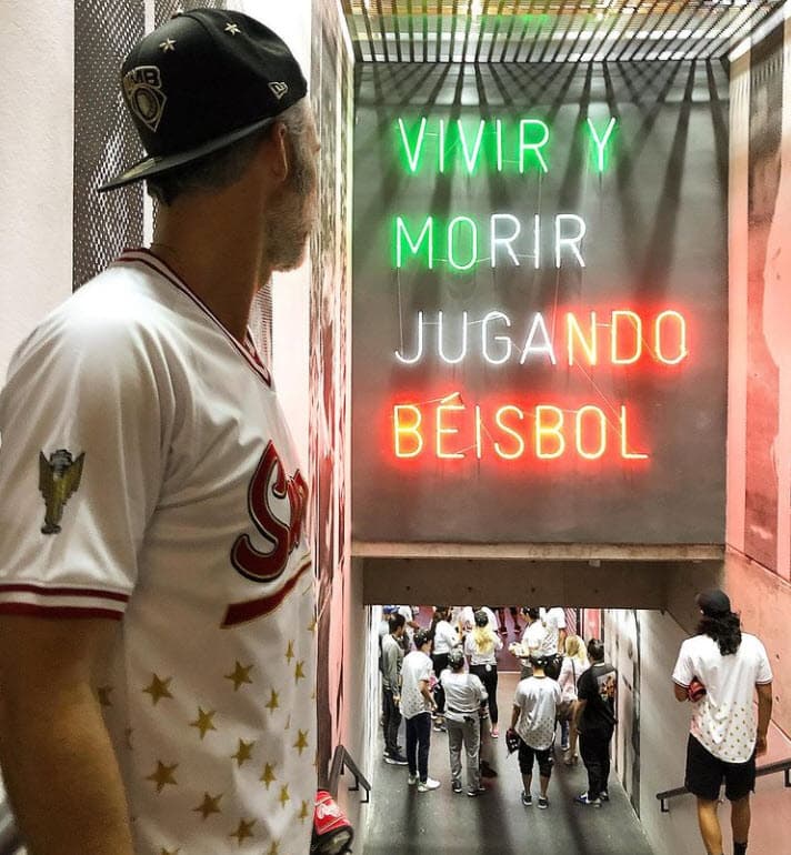 "La verdad, no sé mucho, sólo sé que está estable... 
<b>Todos apoyándolo</b>, sobre todo al manejar esto con mucho respeto y apoyándolo siempre, obviamente, porque es alguien que quiero mucho", afirmó a Reforma la exesposa del actor, Jimena Carranza.
<br>