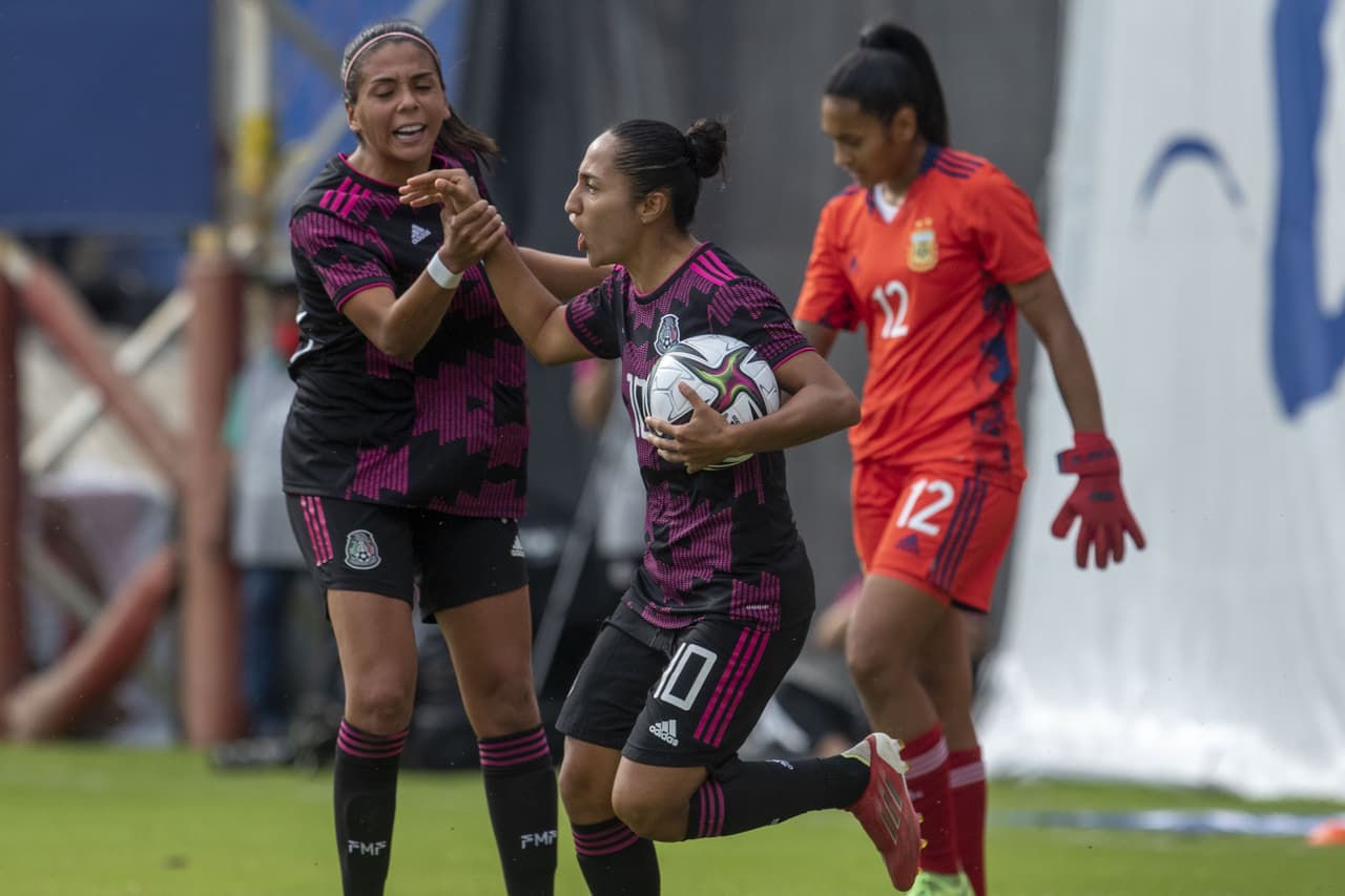 Las mexicanas no se tocan el corazón y vienen de atrás para golear 6-1 al conjunto argentino.