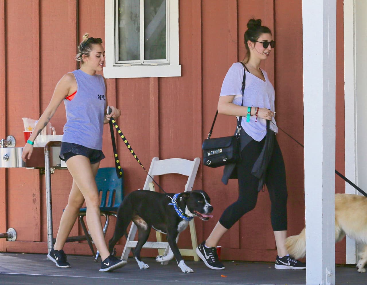 Pero eso no le impidió salir con sus grandes amigos.