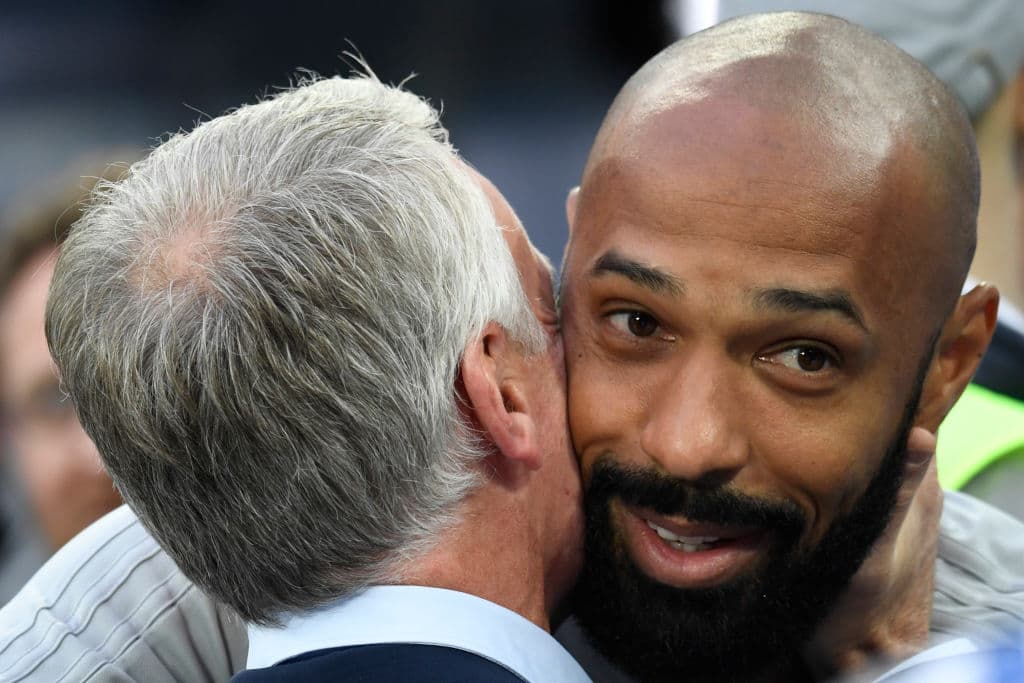 Henry saludó a su excompañero y capitán en 1998, Didier Deschamps.