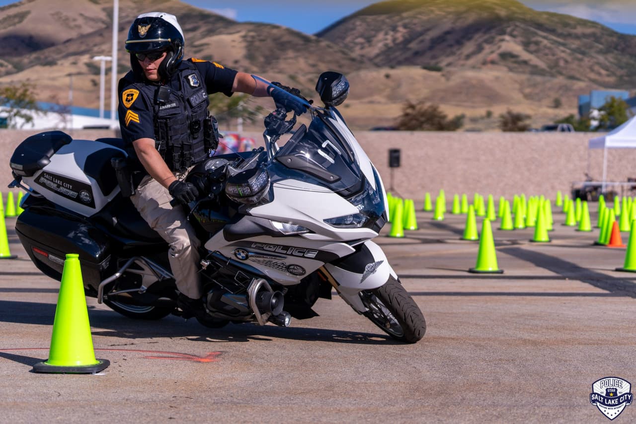 La brigada de motos proporciona escolta a dignatarios y apoyan en tareas de tráfico.