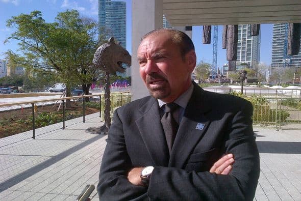 JORGE PÉREZ: Este desarrollador inmobiliario, de origen argentino, le cambió la cara a Miami con sus modernas torres de condominio. Recientemente, hizo un gran aporte a la cultura con la inauguración del Perez Art Museum, al que contribuyó con unos US$40 millones de dólares en obras de arte.