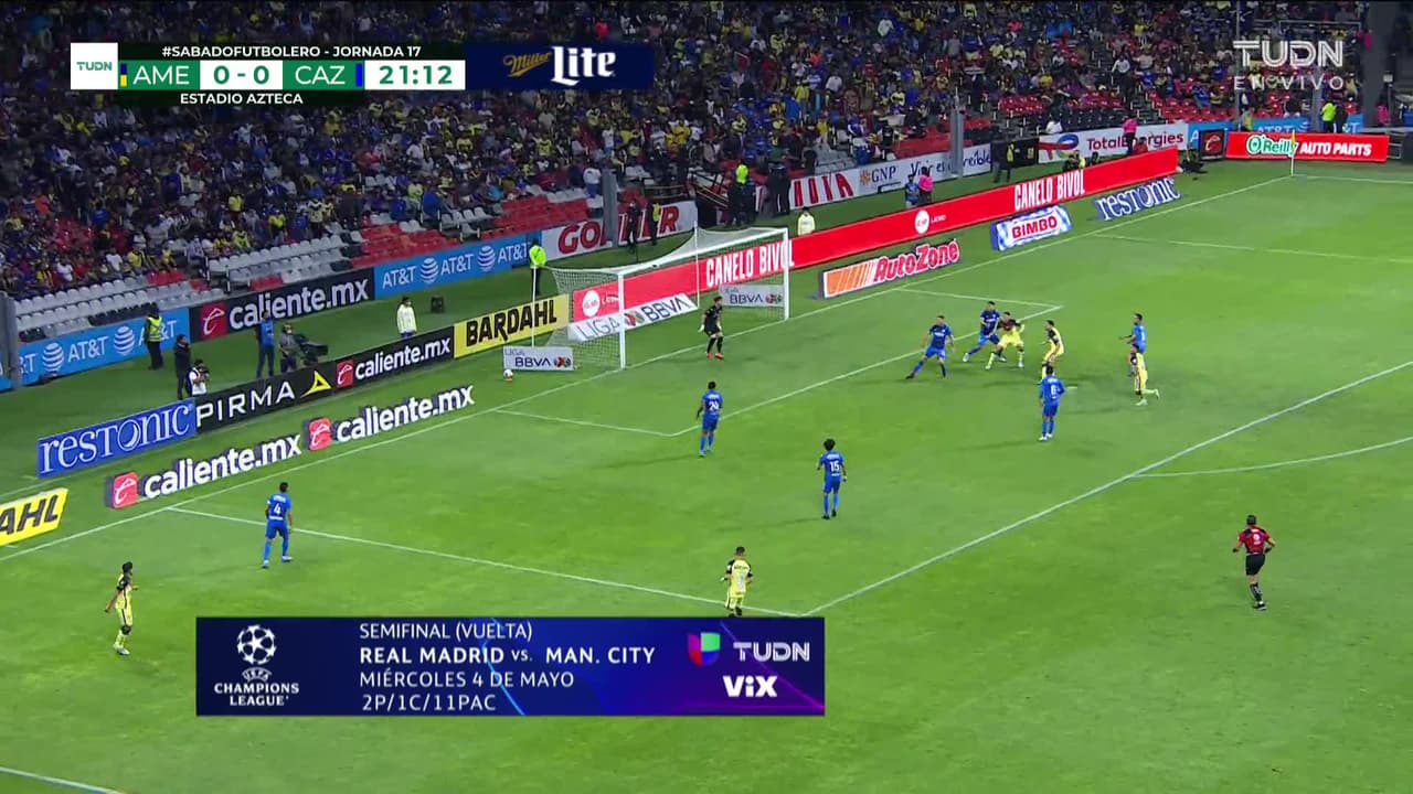 ¡TIRO ATAJADO! disparo por Diego Valdés.