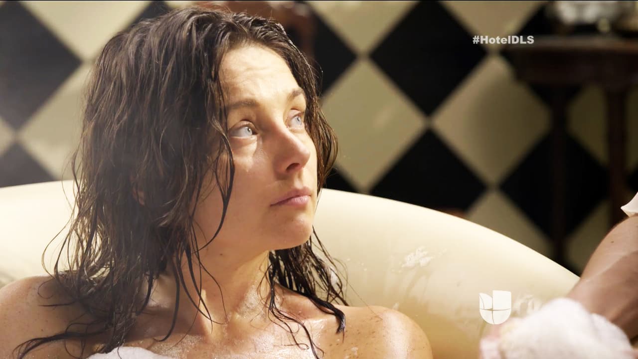 Por lo pronto, Isabel ya sabe que nuevamente le mintió, pues Sofía le aseguró que él no estuvo en la fiesta del Gran Hotel el día que Cristina desapareció.