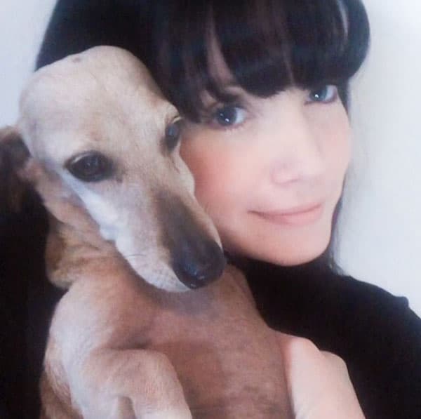 Pero en los últimos años ha usado el cabello oscuro.